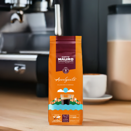 Caffè Mauro Avvolgente – Mediterranean Line 1kg Kaffeebohnen - Kaffeegeniesser 