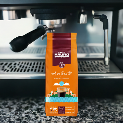 Caffè Mauro Avvolgente – Mediterranean Line 1kg Kaffeebohnen - Kaffeegeniesser 